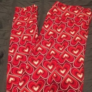 Lularoe TC Valentines Leggings hearts
